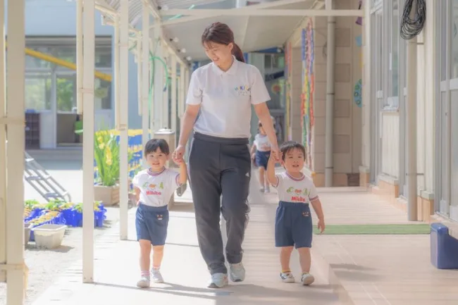 教職員募集の画像