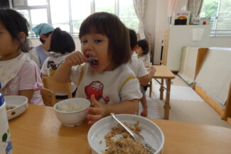 大きなお口でパクリ（そら組）