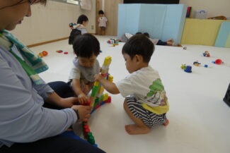 <span class="title">お部屋で楽しく（つき組）</span>