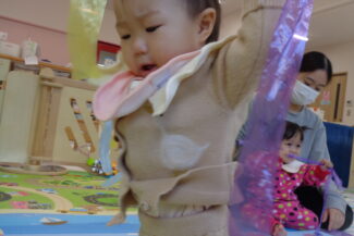 ひもで遊んだよ（ほし組）