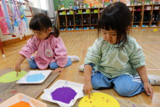 <span class="title">保護中: りんご組と年少組</span>