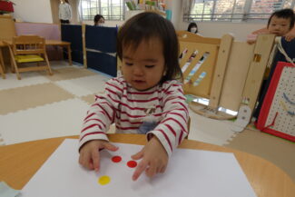 シール貼り（ほし組）