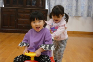 広いマリパラのお部屋で遊びました（そら組）