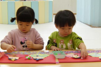 <span class="title">ひな祭り制作（つき組・そら組）</span>