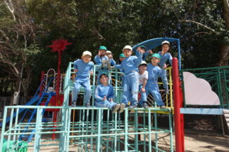 <span class="title">保護中: 園庭で</span>