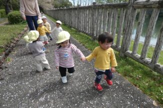 お池の公園で（つき組・ほし組）