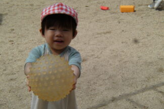 <span class="title">そら組も園庭で遊びました</span>