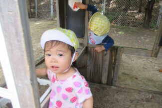 園庭で（つき組）