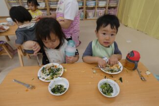 ３色丼に果敢に挑戦（つき組）
